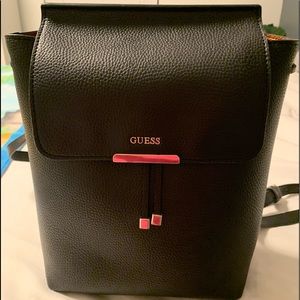 Guess backpack in black!